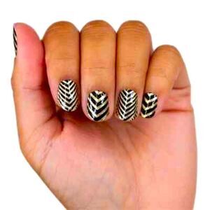 Colorstreet Drop the Ball press on strips